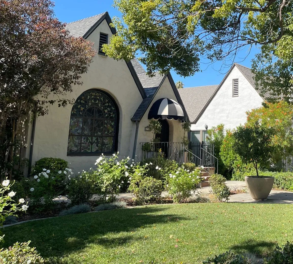 Premier Beauty exterior